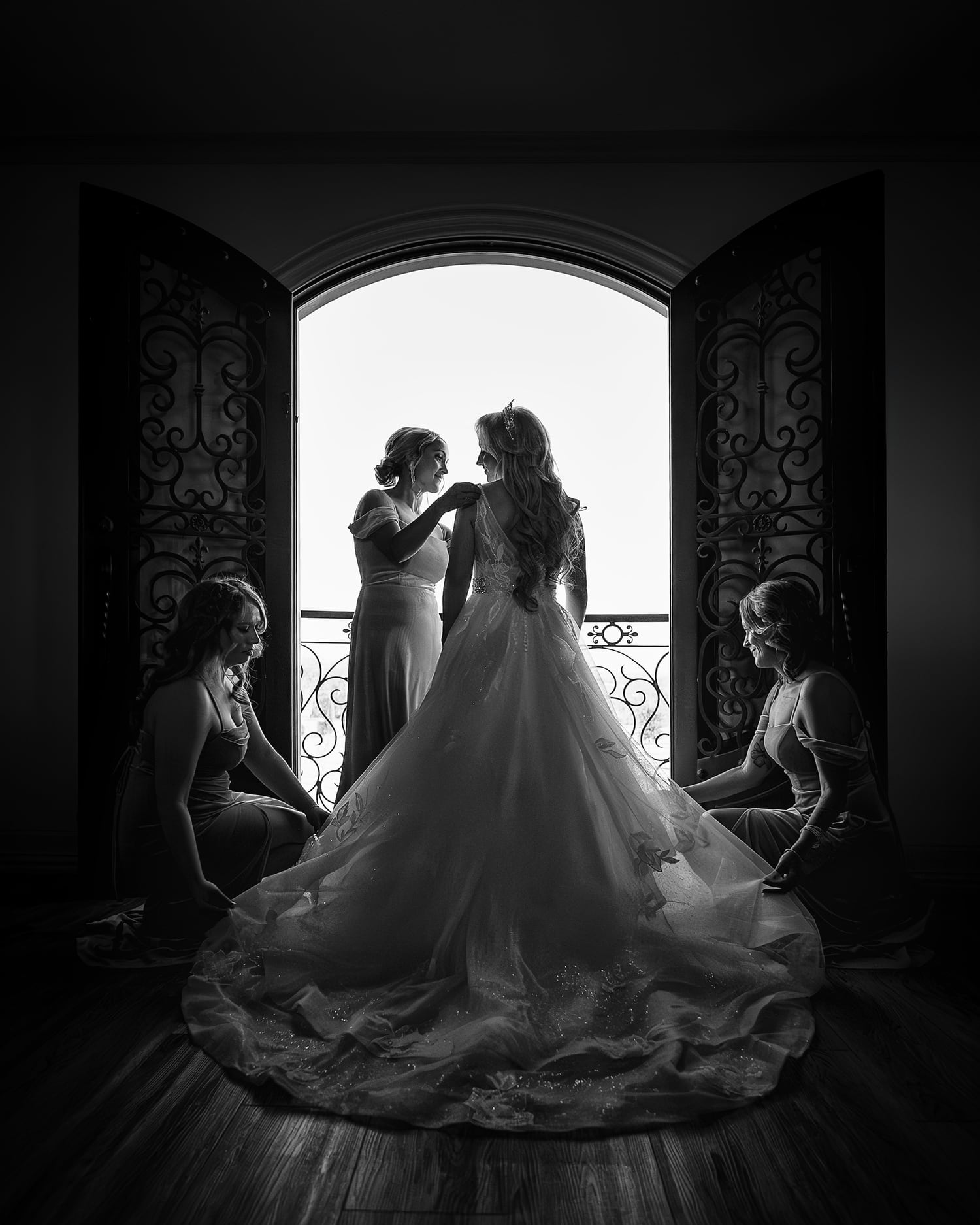 A quiet black and white moment while the bride gets ready