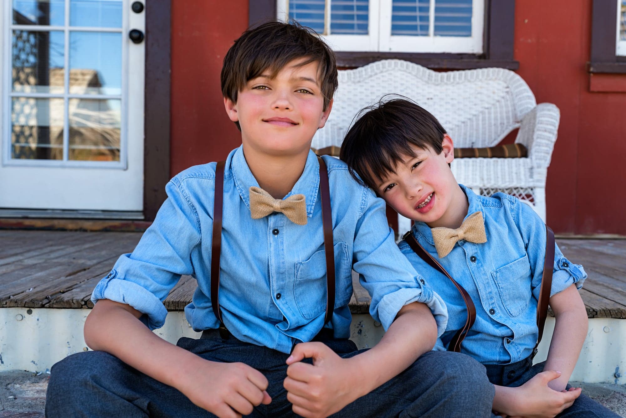 Two children dressed for Brenda and Jeremiah's desert wedding