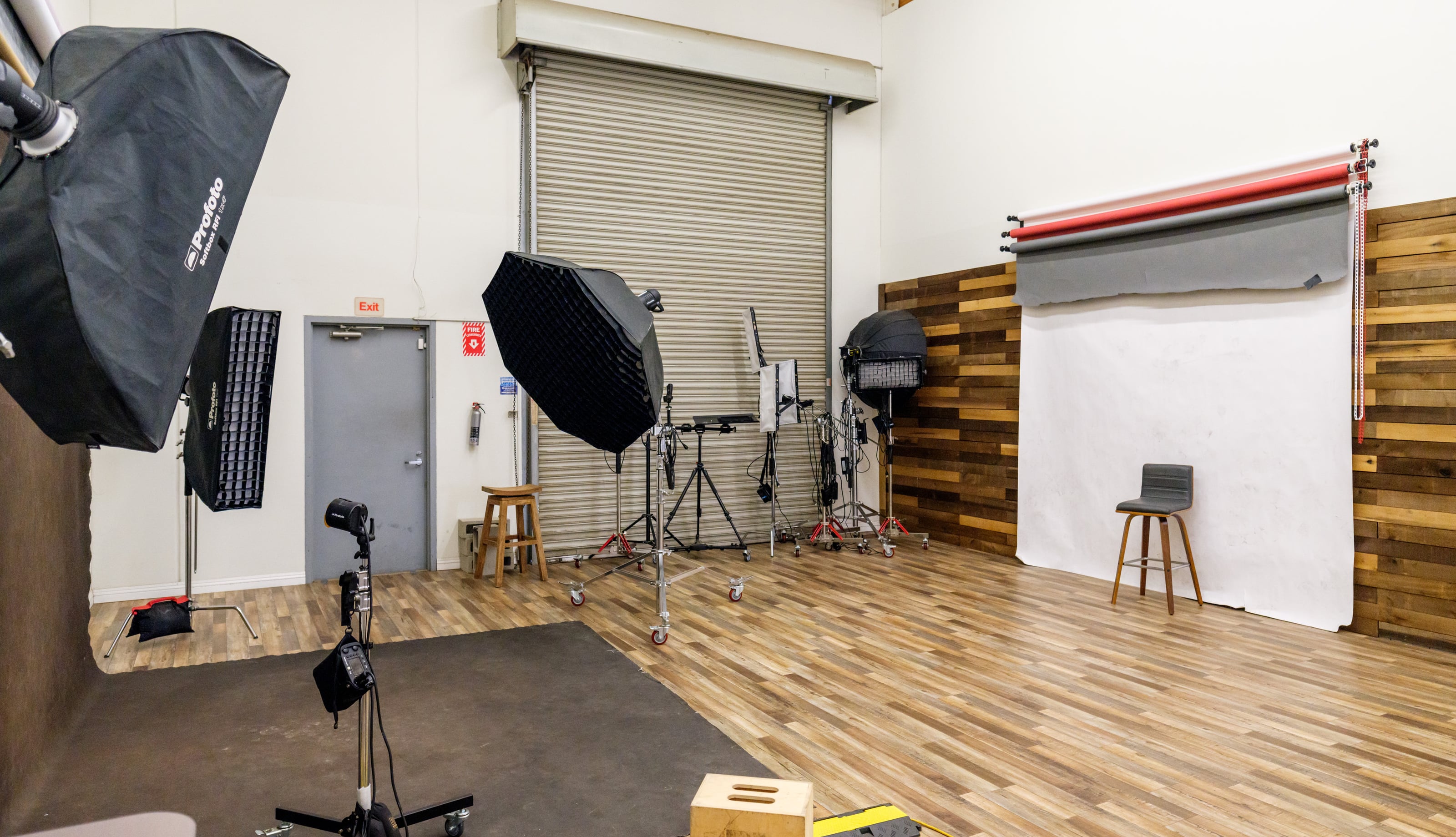 The headshot bay, studio lighting and backdrops at Michael Anthony Photography